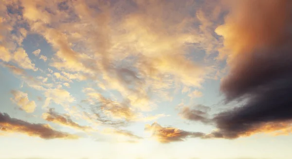 Ciel d'été nuages — Photo