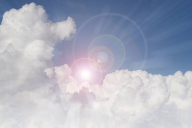 Güneş bulutların
