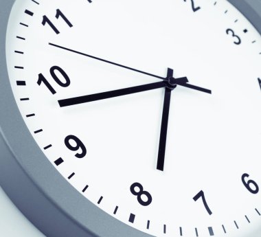 clock bir close-up