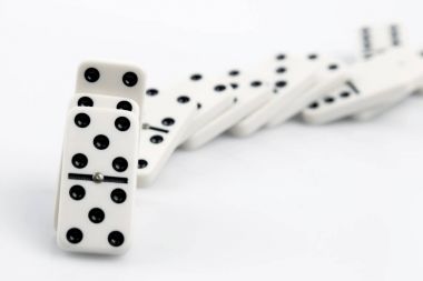 Domino üst üste