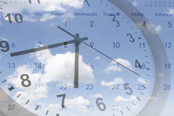 Zegar i kalendarz w niebo — Zdjęcie stockowe