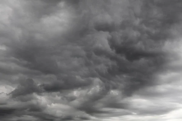 Nubes de tormenta gris — Foto de Stock