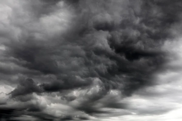 Gri fırtına bulutları — Stok fotoğraf