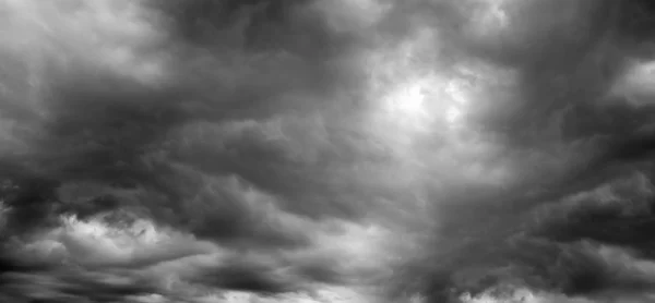 Nubes de tormenta gris — Foto de Stock