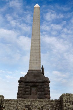 Obelisk, Yeni Zelanda, Auckland 'daki One Tree Hill' in zirvesinde. Maori Anıtı