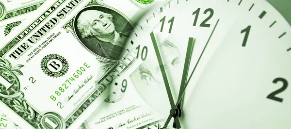 Klok Amerikaanse Bankbiljetten Tijd Geld Idee — Stockfoto