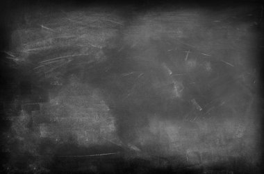 Tahta arka planda tebeşir temizlendi