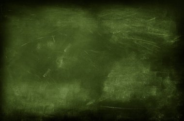 Yeşil karatahta arkaplanındaki tebeşir temizlendi
