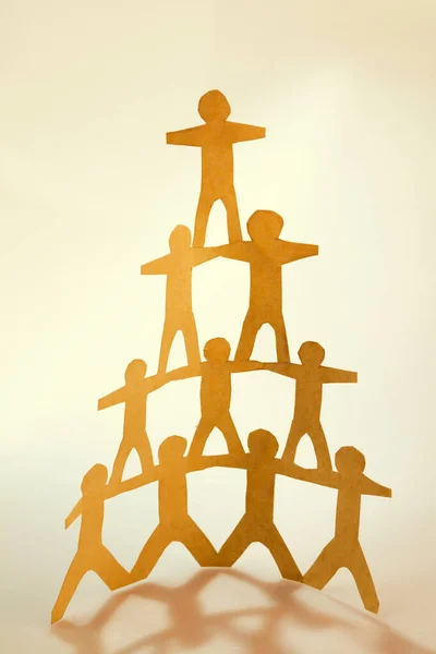 Human Team Pyramid Supporting Each Other — Stock Photo, Image