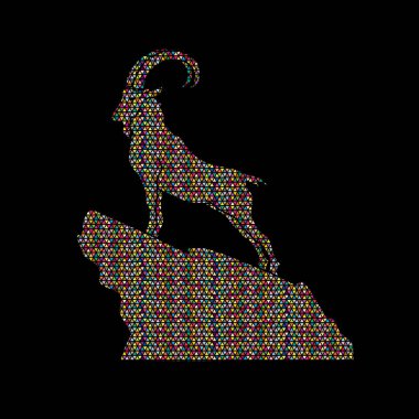 Dağ keçisi ayakta Uçurumdaki 