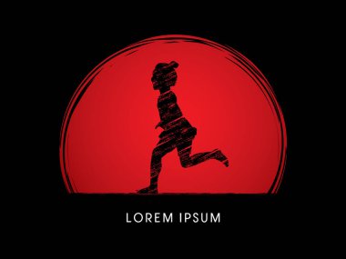 Küçük kız koşuyor 
