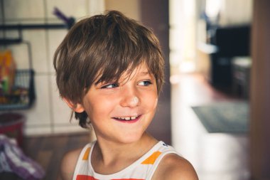 küçük şirin çocuk