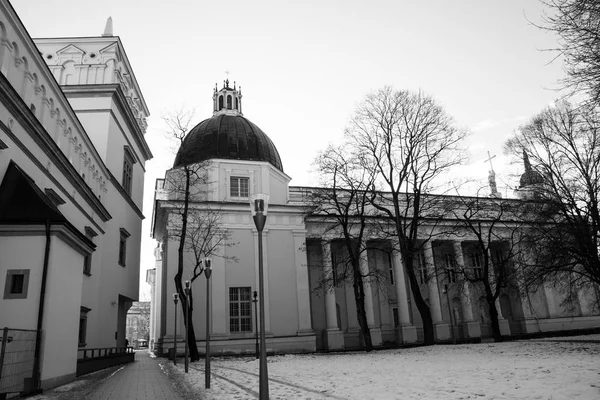 Здания Вильнюса, Литва — стоковое фото