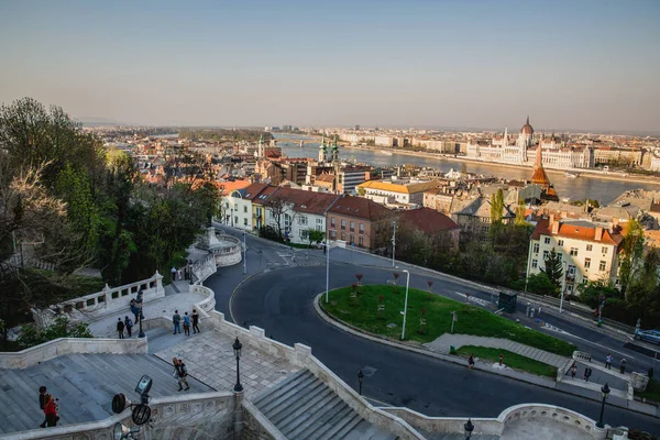 Tourists at Fishermans Bastion — Stock Photo, Image