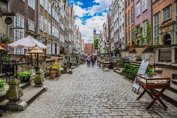 Personnes marchant à Gdansk — Photo