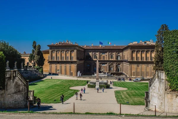 Turistas em Boboli Gardens — Fotografia de Stock