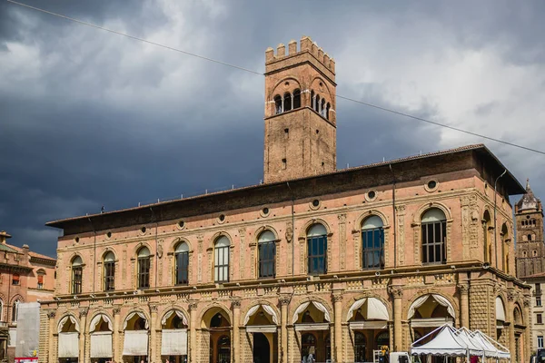 Tarihi mimarisi, Bologna şehir, İtalya