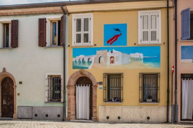 Tarihi mimarisi ve sokak sanatı Rimini şehir, İtalya