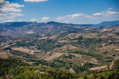 San Marino ülke, panoramik görünümünün yeşil tepeler