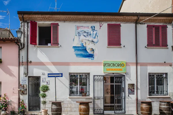 Tarihi mimarisi ve sokak sanatı Rimini şehir, İtalya