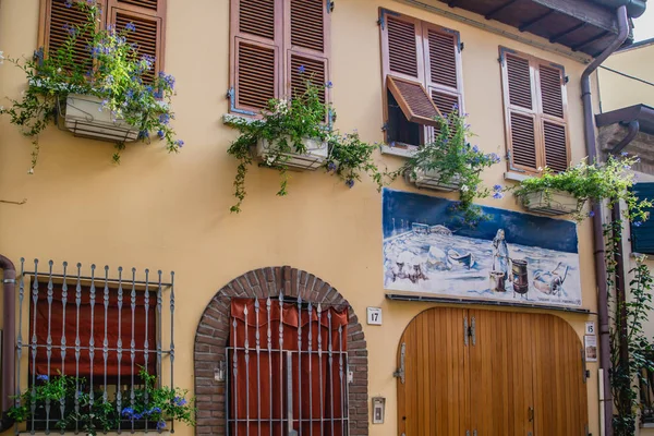 Tarihi mimarisi ve sokak sanatı Rimini şehir, İtalya