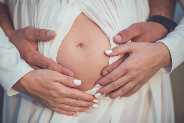 Vientre Mujer Embarazada Con Las Manos Ambos Padres —  Fotos de Stock