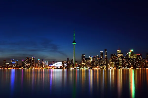 Toronto skyline på kvällen — Stockfoto