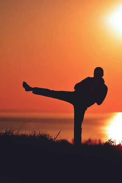 gündoğumu adam siluet