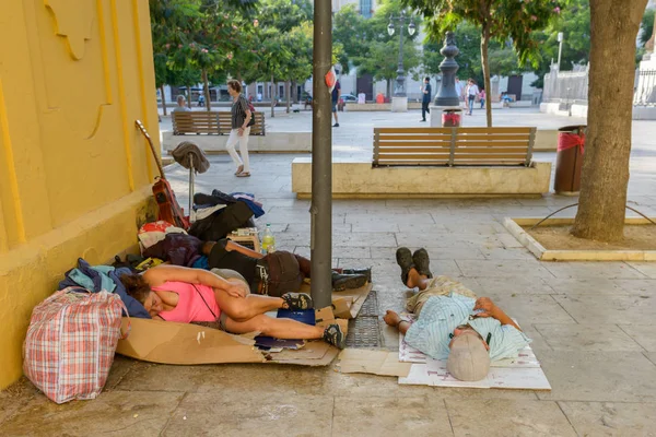 Μαλαγκα Ισπανια Σεπτεμβριου Ομάδα Αστέγων Καλλιτεχνών Που Ξαπλώνουν Και Κοιμούνται — Φωτογραφία Αρχείου