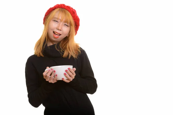 Jovem Mulher Asiática Feliz Sorrindo Segurando Xícara Café — Fotografia de Stock