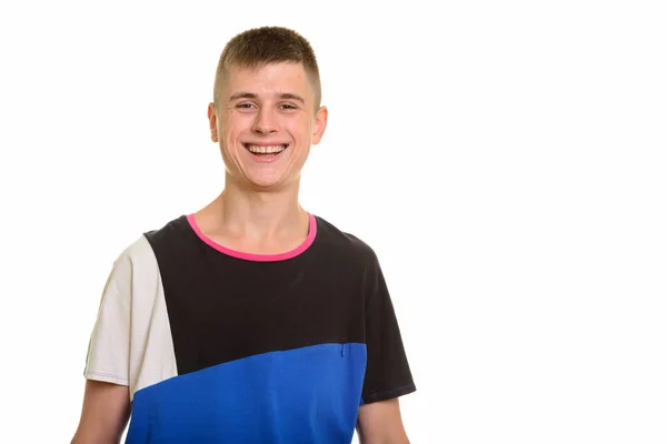 Joven feliz caucásico hombre sonriendo — Foto de Stock