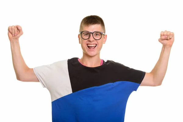 Jovem feliz homem nerd caucasiano sorrindo e olhando motivado sagacidade — Fotografia de Stock