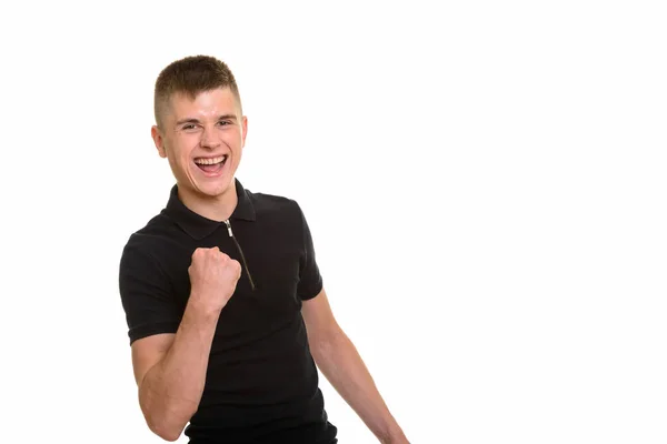 Fiatal boldog fehér férfi mosolyog és motivált — Stock Fotó