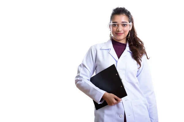 Jovem Bela Mulher Indiana Médico Segurando Prancheta Entre Mão — Fotografia de Stock