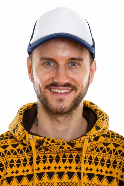 Ansiktet Glad Ung Man Ler När Bär Hatt — Stockfoto