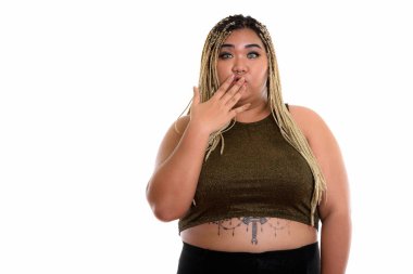 Şişman, Asyalı bir kadının şok olmuş halinin stüdyo fotoğrafı.