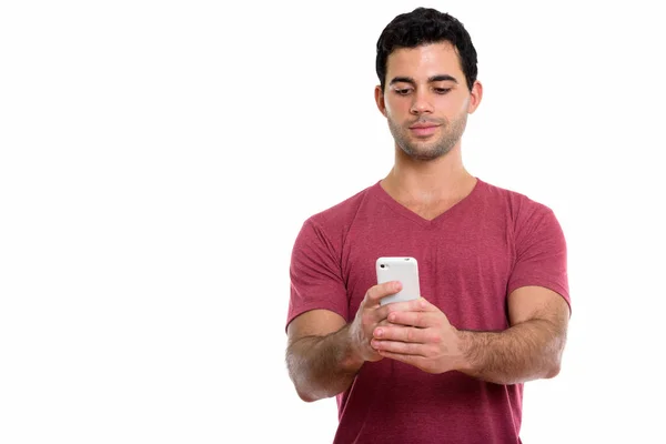 Estúdio Tiro Jovem Bonito Hispânico Homem Usando Telefone Celular Com — Fotografia de Stock