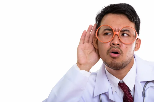 Młody Człowiek Asian Lekarza Słuchania Bliska — Zdjęcie stockowe