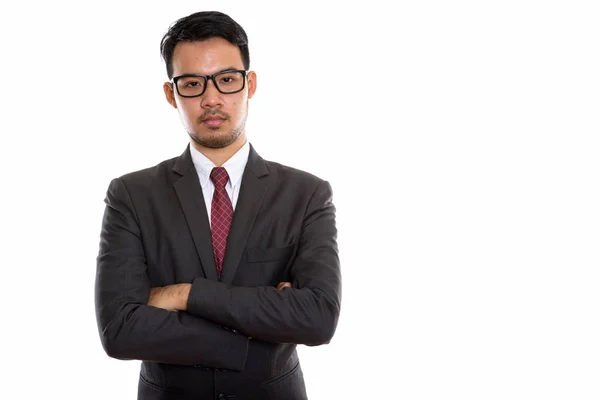 Studioaufnahme Eines Jungen Asiatischen Geschäftsmannes Mit Brille Und Verschränkten Armen — Stockfoto