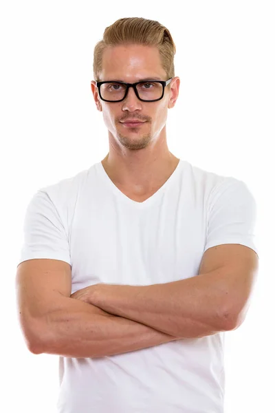 Studioaufnahme Eines Jungen Gutaussehenden Mannes Mit Brille Und Verschränkten Armen — Stockfoto