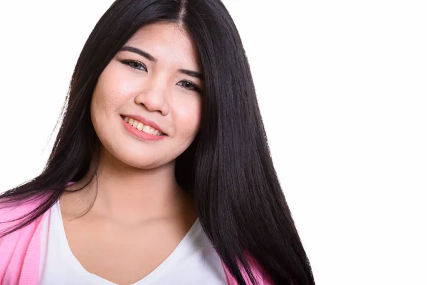 Zbliżenie na młodych Asian kobieta szczęśliwy uśmiechający się — Zdjęcie stockowe
