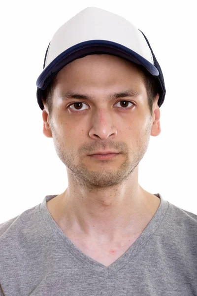 Πρόσωπο του νεαρού άνδρα που φοράει καπάκι — Φωτογραφία Αρχείου