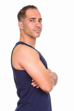 Olgun yakışıklı Farsça erkek spor salonu için hazırlanıyor