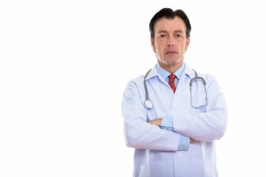 Stüdyo çekim olgun yakışıklı adam doktor silah ile geçti