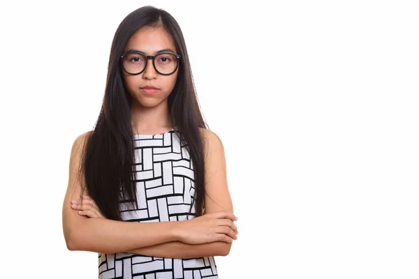 Giovane asiatico adolescente nerd ragazza con braccia incrociate — Foto Stock