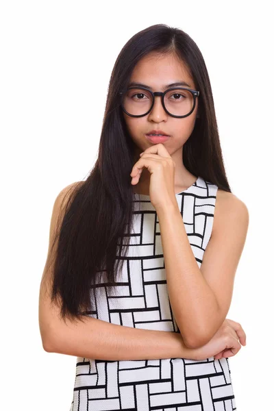 Studio colpo di giovane asiatico adolescente nerd ragazza pensare — Foto Stock