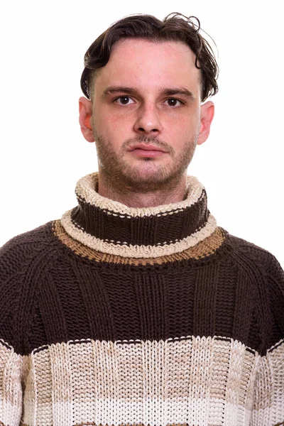 Πρόσωπο του νεαρού άνδρα φορώντας μάλλινα πουλόβερ — Φωτογραφία Αρχείου