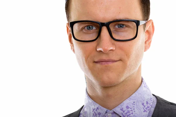Nahaufnahme eines jungen gutaussehenden Geschäftsmannes mit Brille — Stockfoto