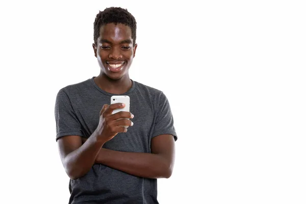 年轻快乐黑色非洲十几岁的男孩微笑 whi 的影棚拍摄 — 图库照片