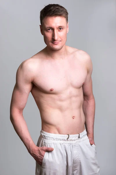Knappe man van de Kaukasische shirtless — Stockfoto
